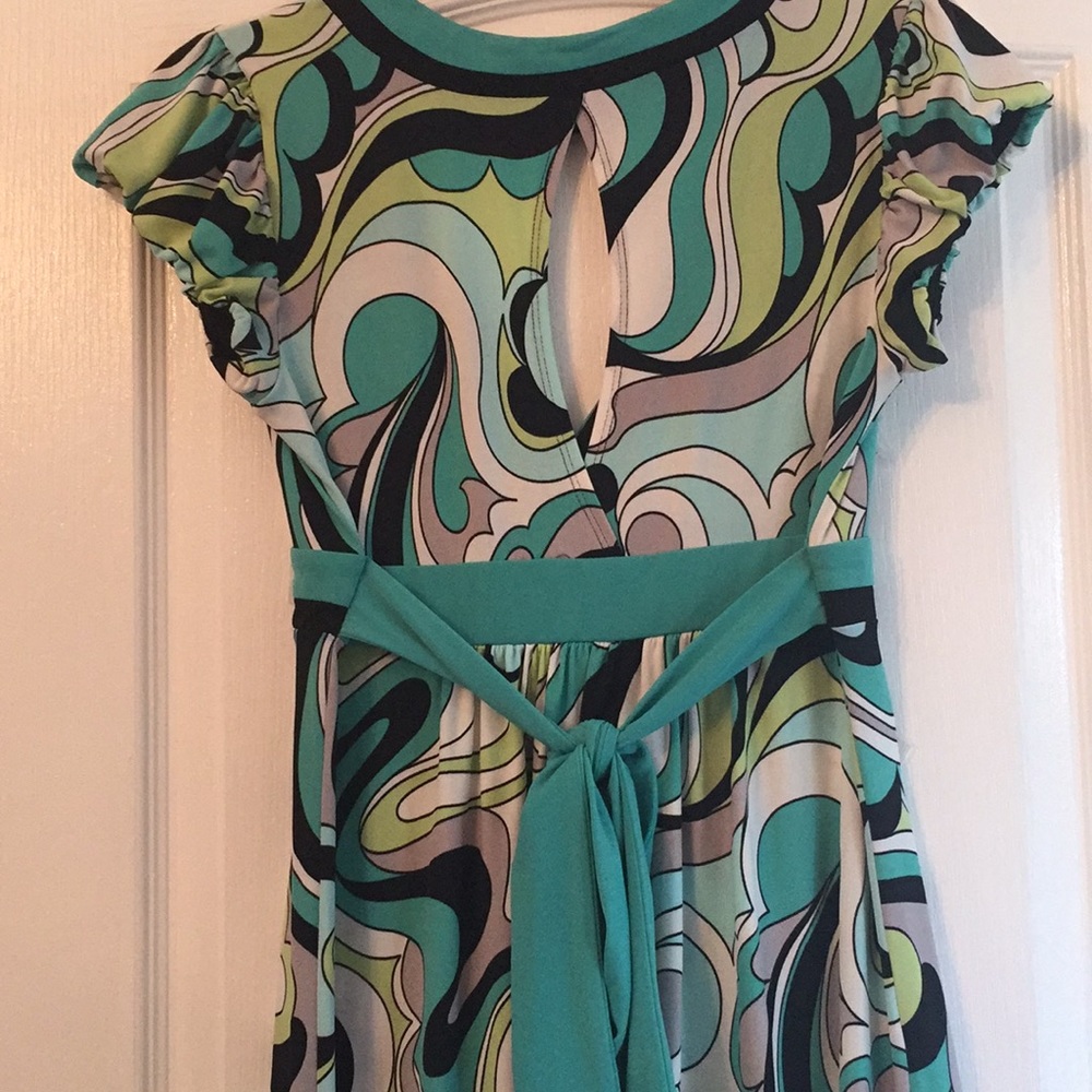 Patterned Dress - Picture 2 of 3